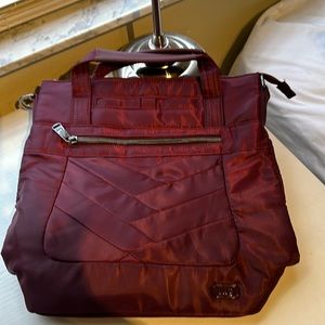 Lug North South courier